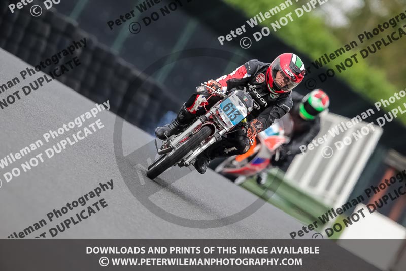 Vintage motorcycle club;eventdigitalimages;mallory park;mallory park trackday photographs;no limits trackdays;peter wileman photography;trackday digital images;trackday photos;vmcc festival 1000 bikes photographs
